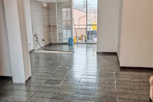 Luminoso Appartamento mq.87, 3 camere E.110.000