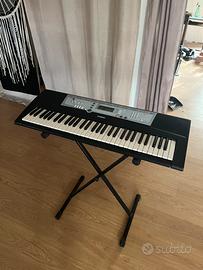 pianola YAMAHA YPT-200