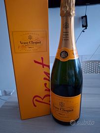 bottiglia champagne Brut  Veuve Clicquot 