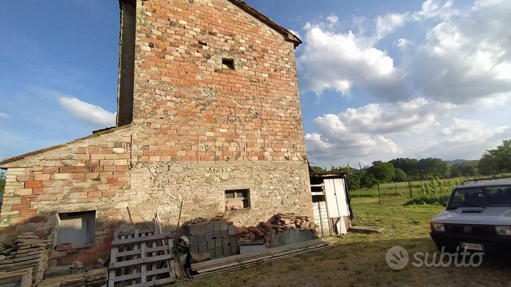 Rustico / Casale di 180 m² con 4 locali a San Gius - Vista 2