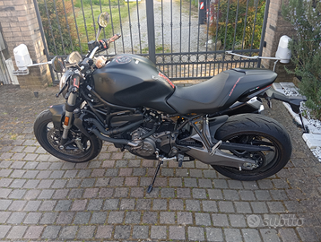Ducati Monster 821
