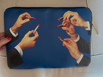 Cover per laptop Toiletpaper x Seletti