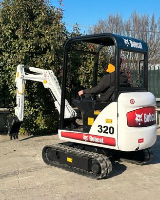 E217 Mini escavatore 17 q.li Bobcat 320 carro alla
