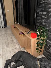Mobile sotto tv