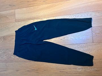 Pantaloni nike