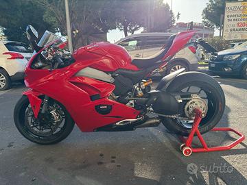 Ducati Panigale V4 (2018) no Pista Full Akraprovic