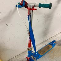 Due  monopattini bambino/bambina