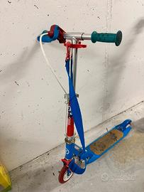 Due  monopattini bambino/bambina