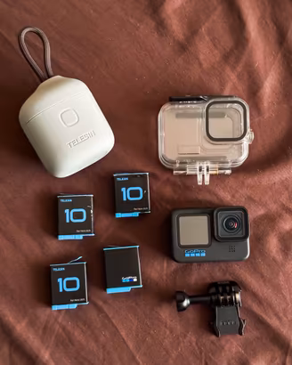 GoPro Hero 10 Black + KIT SUPER ACCESSORIATO