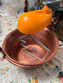 Paiolo in rame motorizzato per polenta