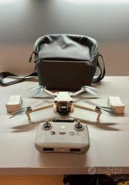 DJI Mini 3 + Telecomando + 2 Batterie + Borsa