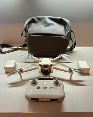 DJI Mini 3 + Telecomando + 2 Batterie + Borsa