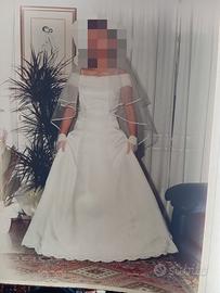 Abito da sposa in Organza di seta con accessori 