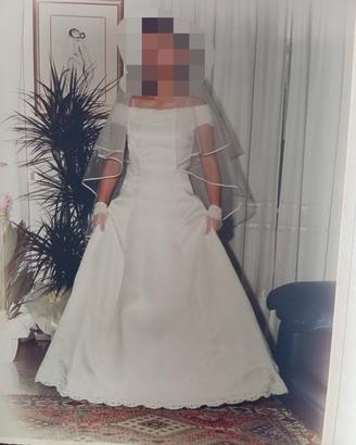 Abito da sposa in Organza di seta con accessori 