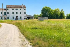 Casa indipendente di 400 m² con 5 locali e posto a