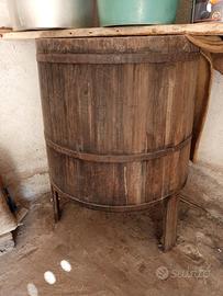 Antica tina per vino