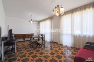 AMPIO APPARTAMENTO IN PIENO CENTRO A MORCIANO DI R