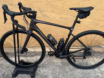 Bicicletta GIANT in carbonio