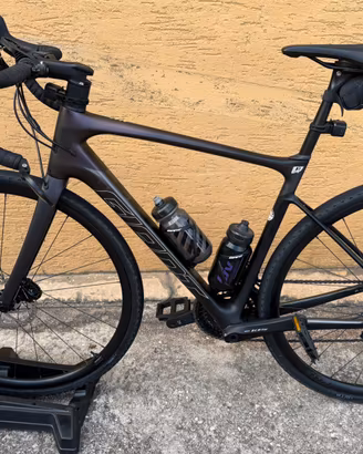 Bicicletta GIANT in carbonio