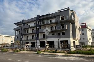 4 LOCALI A CORIGLIANO-ROSSANO