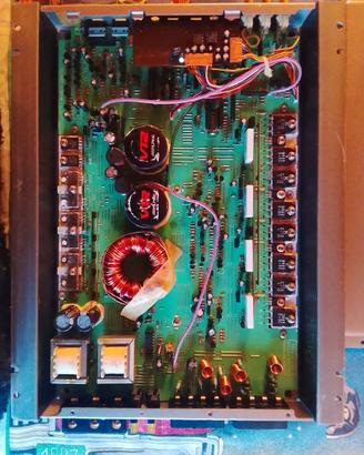 Amplificatore alpine mrv f400