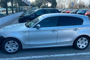 Vendita BMW serie 1 grigio chiaro 5 porte