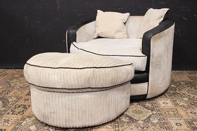 Poltrona + pouf  inglese in ecopelle e tessuto