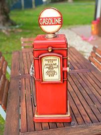 pompa benzina in legno vintage 