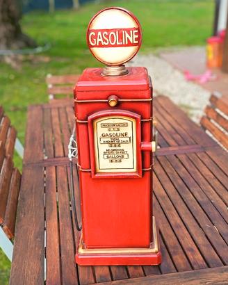 pompa benzina in legno vintage 