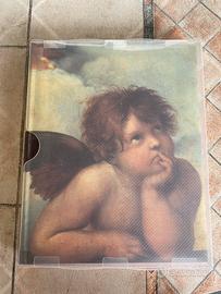 Album raccoglitore Kaos con copertina Raffaello