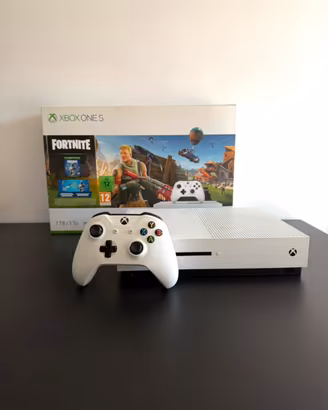 Xbox One S 1TB, GTA V + scatola originale