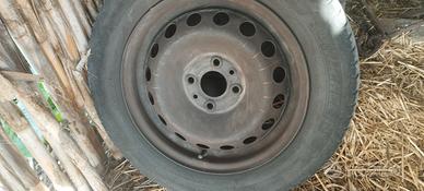 2GOMME 185/60 R14 COMPLETE DI CERCHI