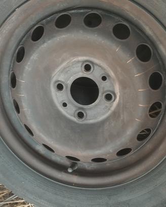 2GOMME 185/60 R14 COMPLETE DI CERCHI