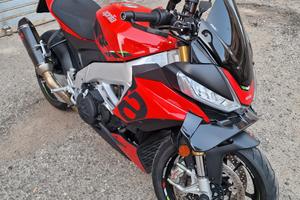 aprilia tuono v4
