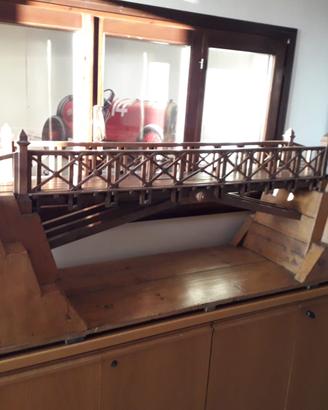 Modellino ponte in legno