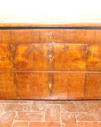 Cassettone in piuma di noce, fine Ottocento
