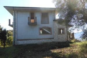 Villa di 350 m² con più di 5 locali e box auto dop