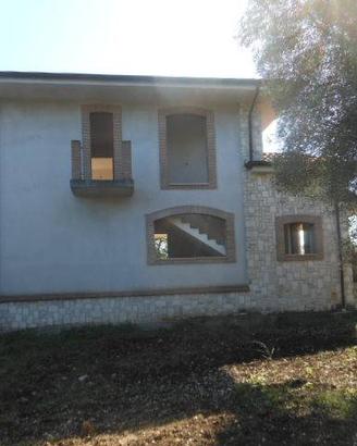 Villa di 350 m² con più di 5 locali e box auto dop