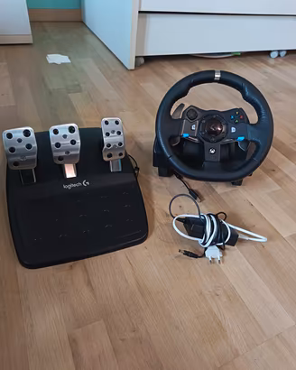 Volante e Pedaliera Logitech g920 (PC, Xbox)