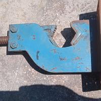 Morsa da banco per tubi