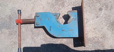 Morsa da banco per tubi