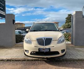 Lancia YPSILON NEOPATENTATI - BENZINA