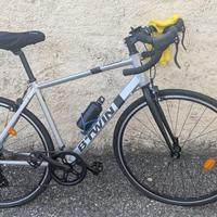 Bici da corsa Triban 100 -pari al nuovo -!