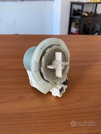 Pompa dell’acqua e filtro lavatrice Beko