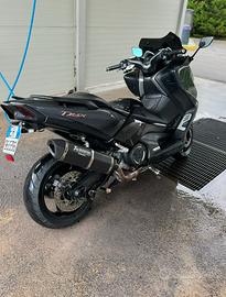 TMAX 530  DX     -2017-    -21.000 km-