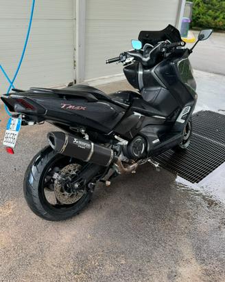 TMAX 530  DX     -2017-    -21.000 km-