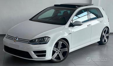 VOLKSWAGEN GOLF R 2.0 TSI – 300 CV