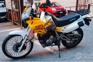 Honda NX650 Dominator… una leggenda!
