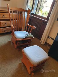 SEDIA A DONDOLO CON POGGIAPIEDI A DONDOLO