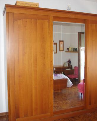 Camera matrimoniale in legno pregiato